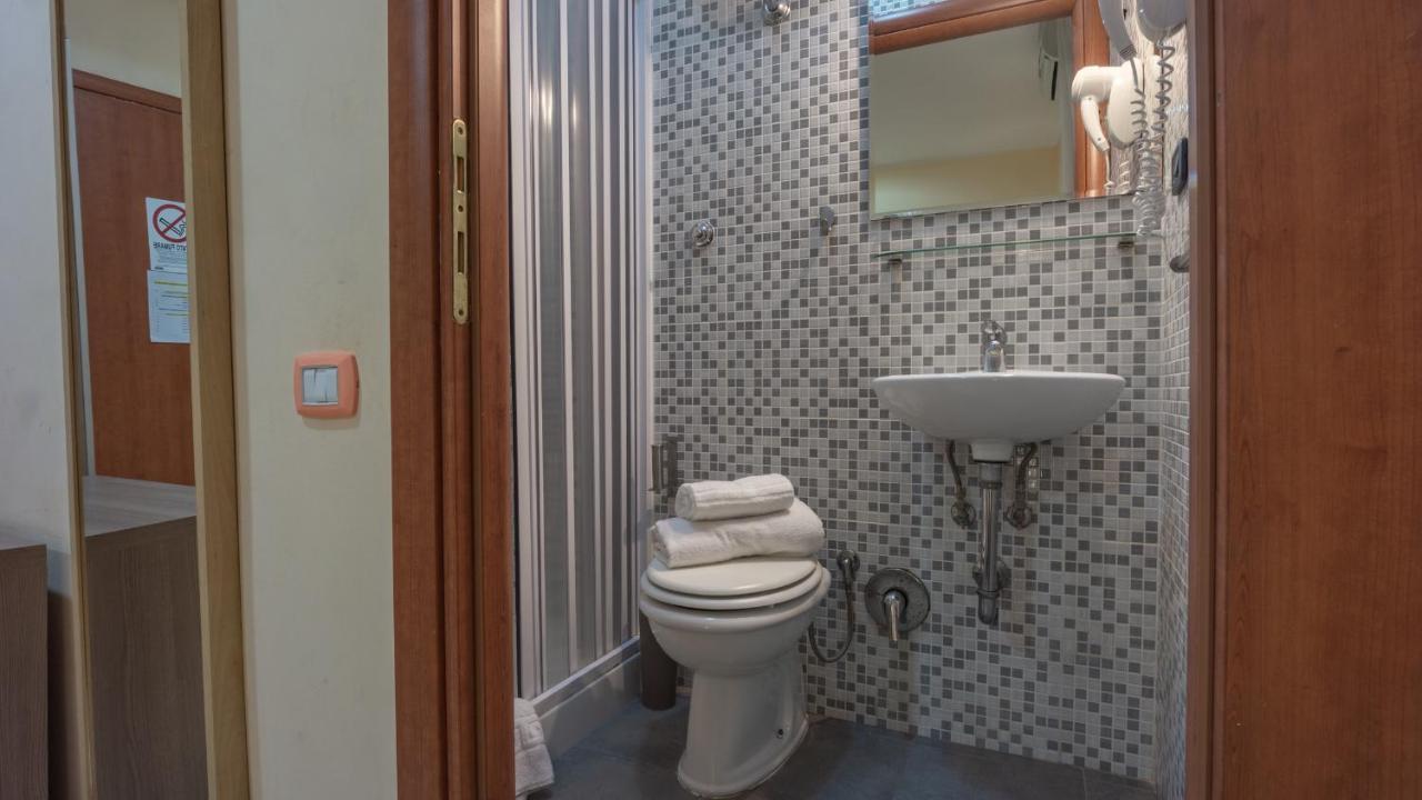 Domenichino Guesthouse Рим Экстерьер фото